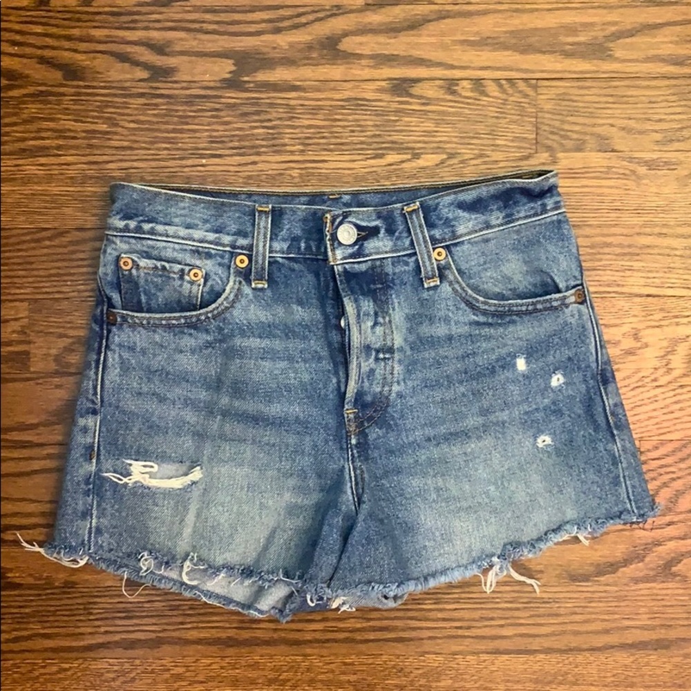 women’s high rise jean shorts!